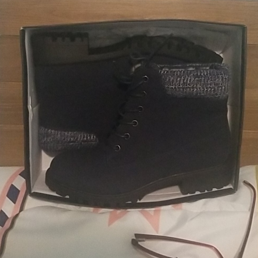 Boots - Picture 2 of 5